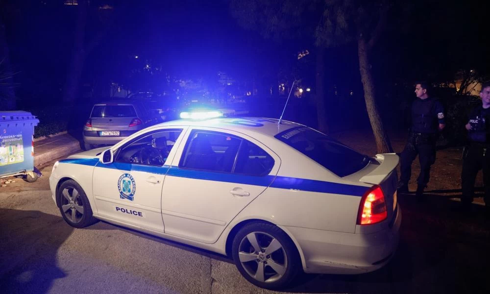 Θεσσαλονίκη: Αλγερινοί απείλησαν με μπαλτά και έκλεψαν 18χρονο μέσα στο ΑΠΘ